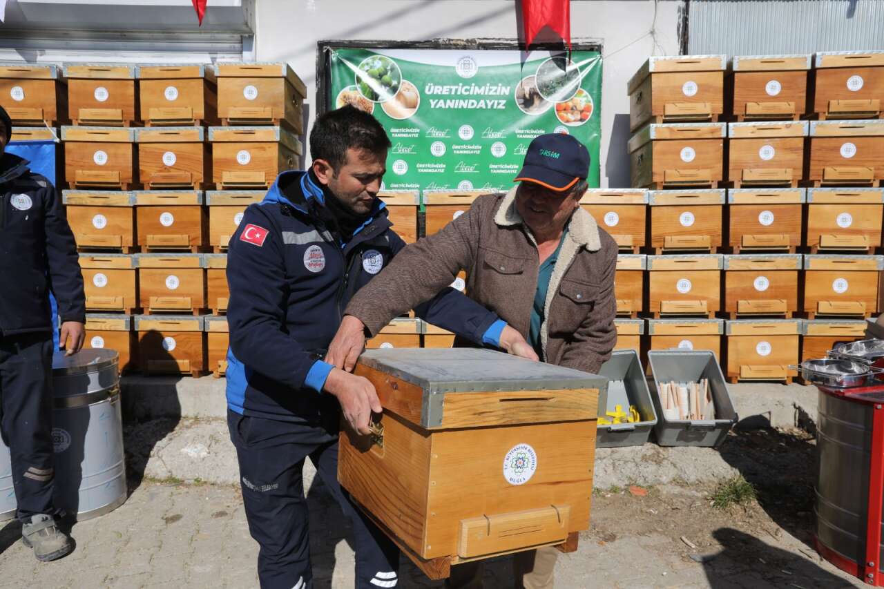 Muğla Büyükşehir'den Tarıma Büyük Destek: Binlerce Üreticiye Fidan, Yem ve Ekipman 1